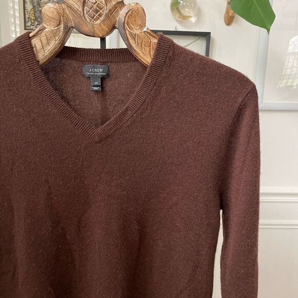 J.Crew Men’s 100% Italian Cashmere Brown Vneck Sweater XS - Picture 2 of 5